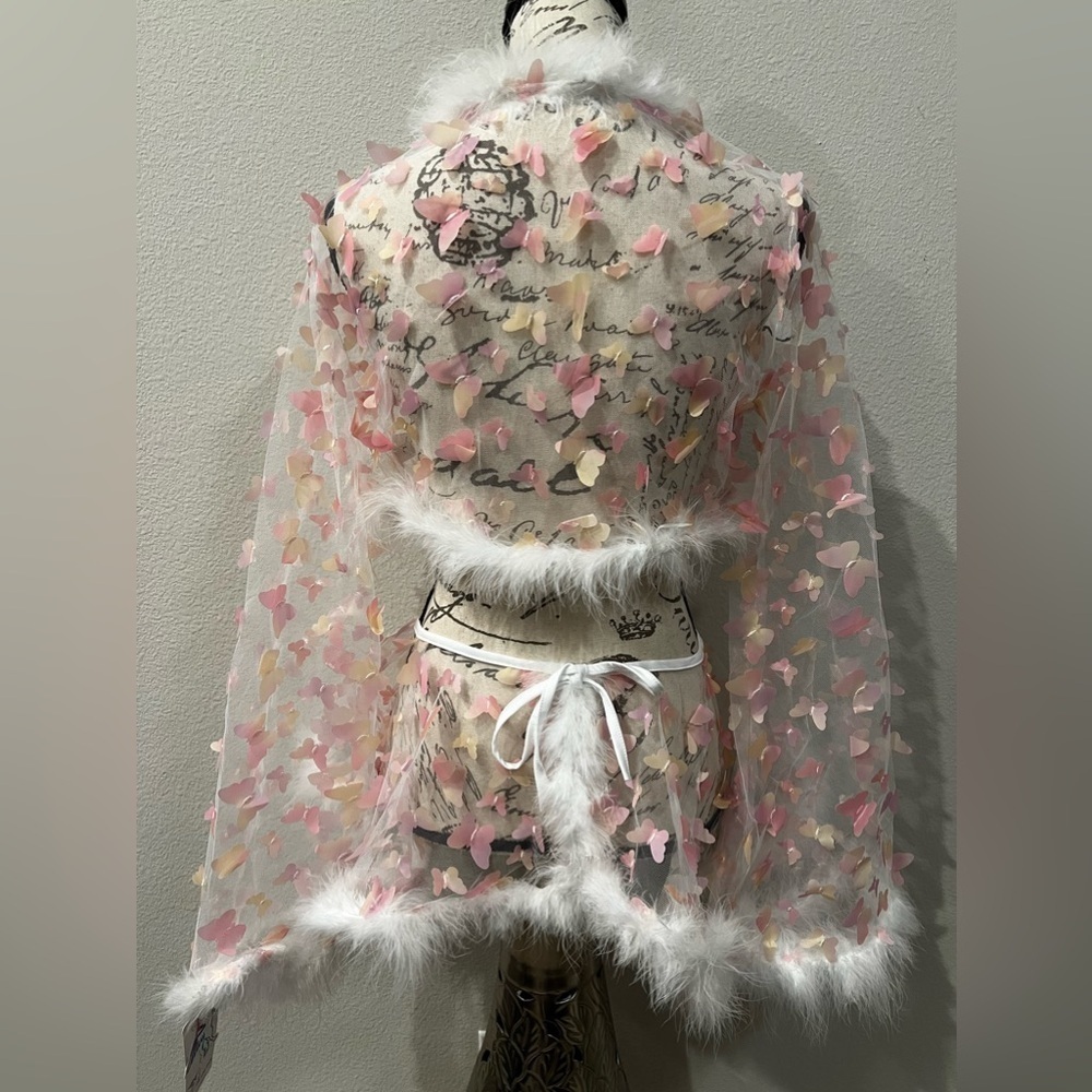The LUMI Shop Pink Fuzzy 3D Butterfly Set L - Picture 4 of 9